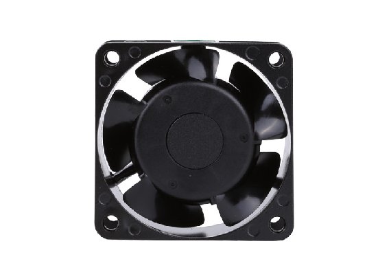 <b>光伏逆變器行業(yè)發(fā)展迅速，進(jìn)一步拓寬三巨電機(jī)散熱風(fēng)扇應(yīng)用空間</b>