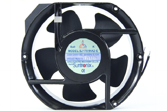 <b>搭配不同的電器功能需求，三巨電機(jī)散熱風(fēng)扇提供高效解決方案</b>